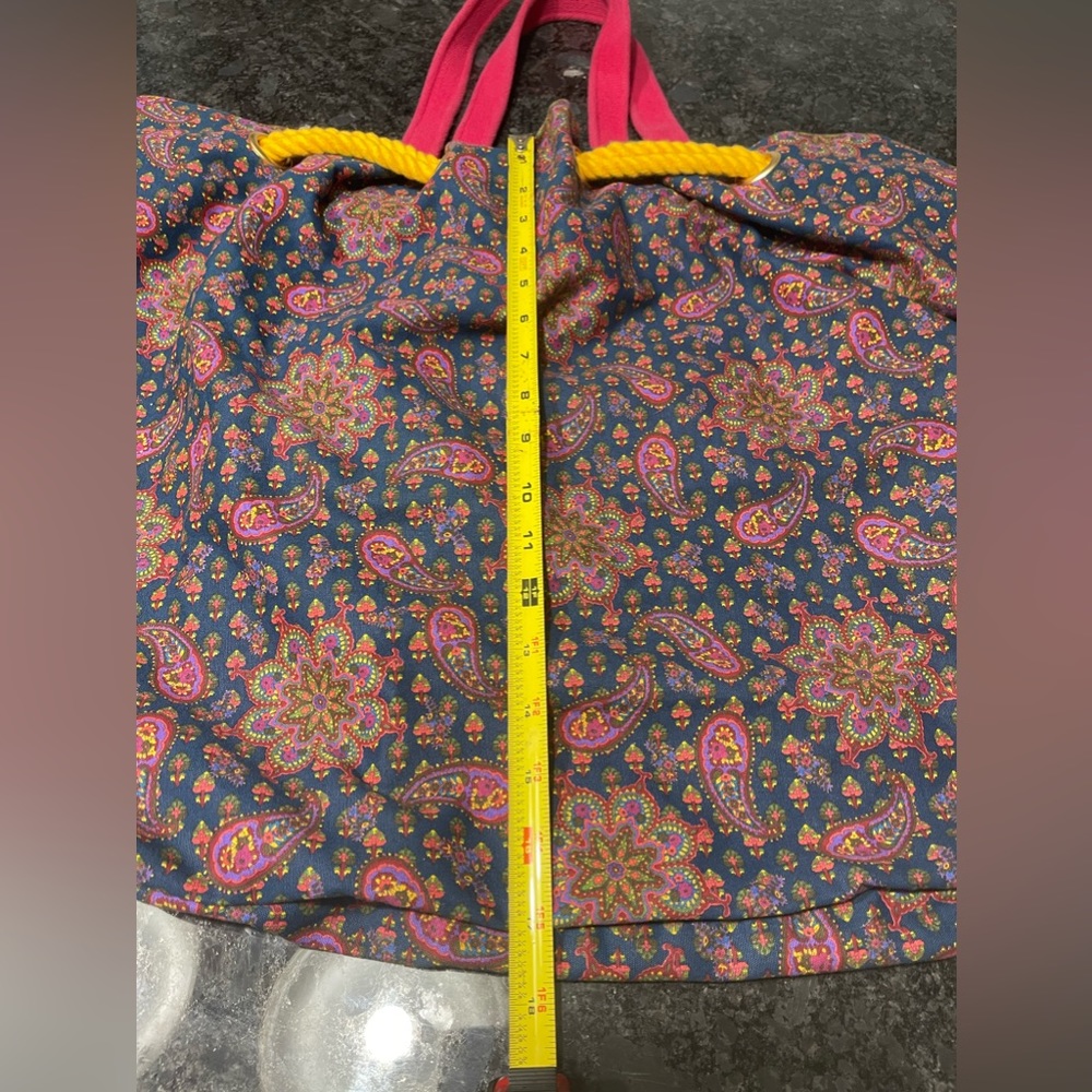 - Marc Jacob’s large Paisley tote bag. - Picture 7 of 7